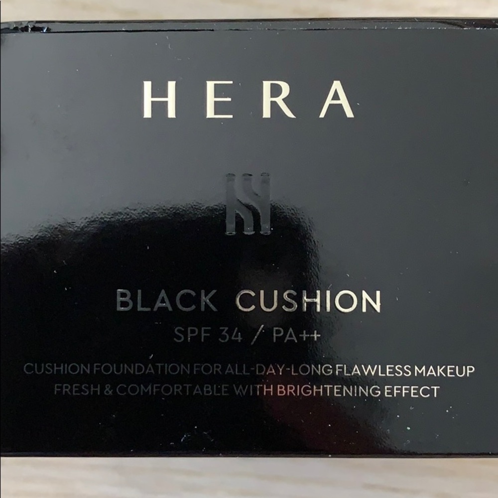 Hera black cushion- matte finish